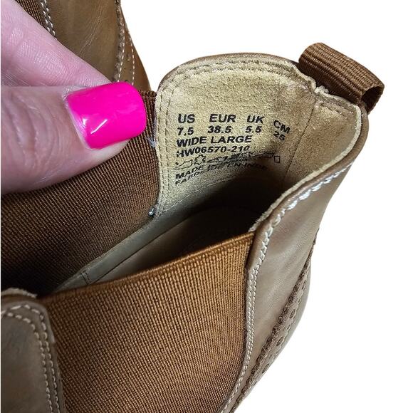 NWT Leather Hush Puppie Bailey Chelsea Boot Brown Booties Ladies Size 7.5 Wide - Picture 9 of 11